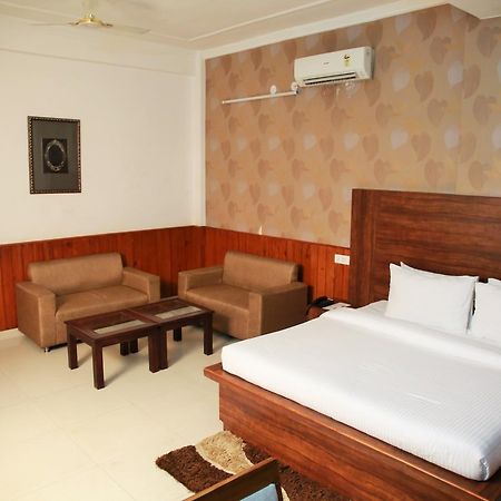 Red Apple Hotel Sangrur ภายนอก รูปภาพ