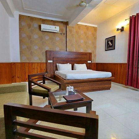 Red Apple Hotel Sangrur ภายนอก รูปภาพ