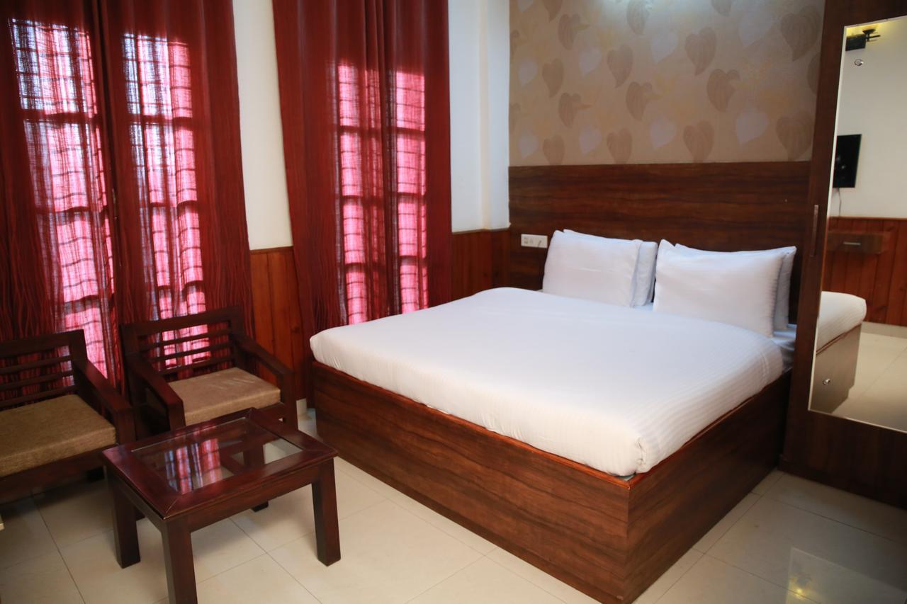 Red Apple Hotel Sangrur ภายนอก รูปภาพ