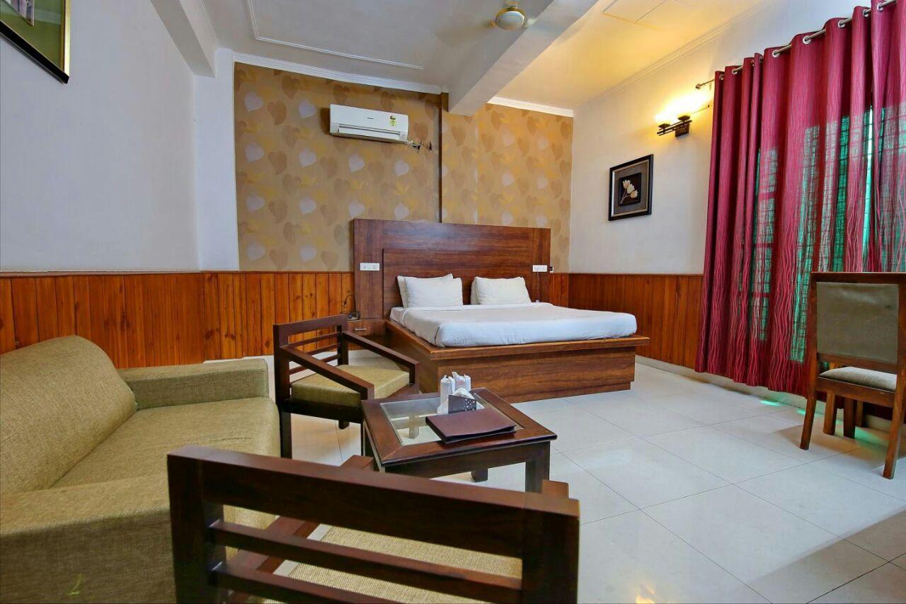 Red Apple Hotel Sangrur ภายนอก รูปภาพ